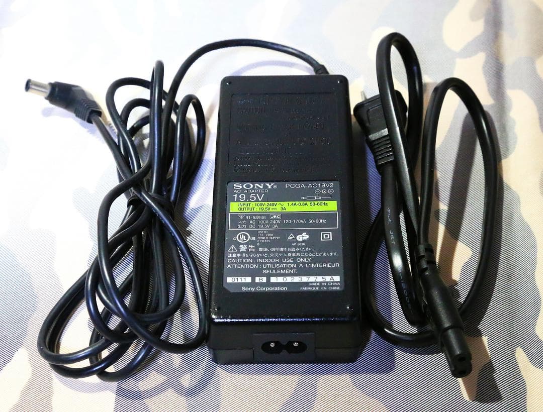 【中古品】SONY 14インチノートPC SVE141D11N（675）