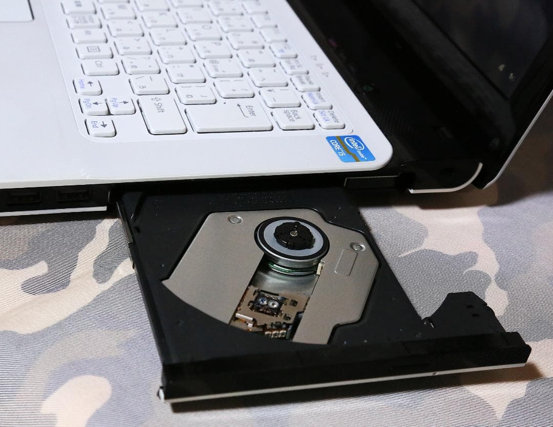 【中古品】SONY 14インチノートPC SVE141D11N（675）