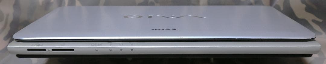 【中古品】SONY 14インチノートPC SVE141D11N（675）