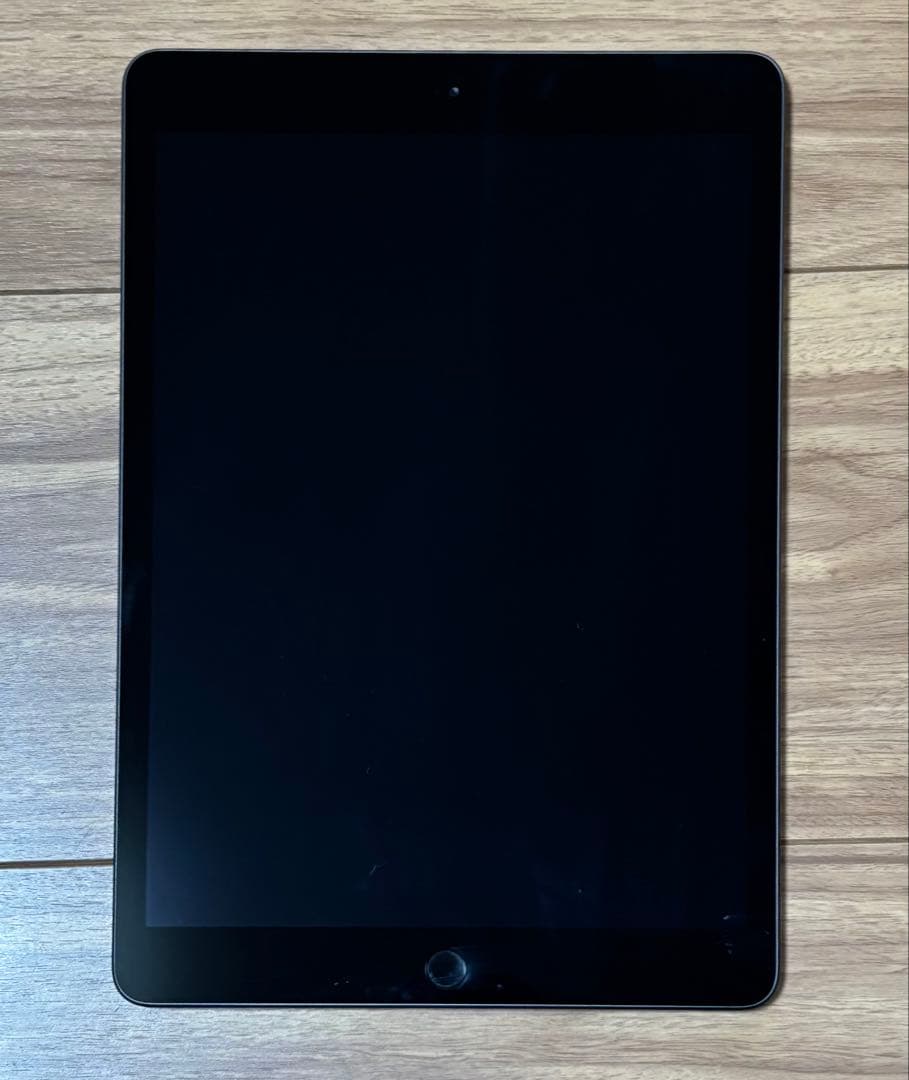 iPad 第7世代 32GB Wi-Fiモデル ケース、AC充電器付き