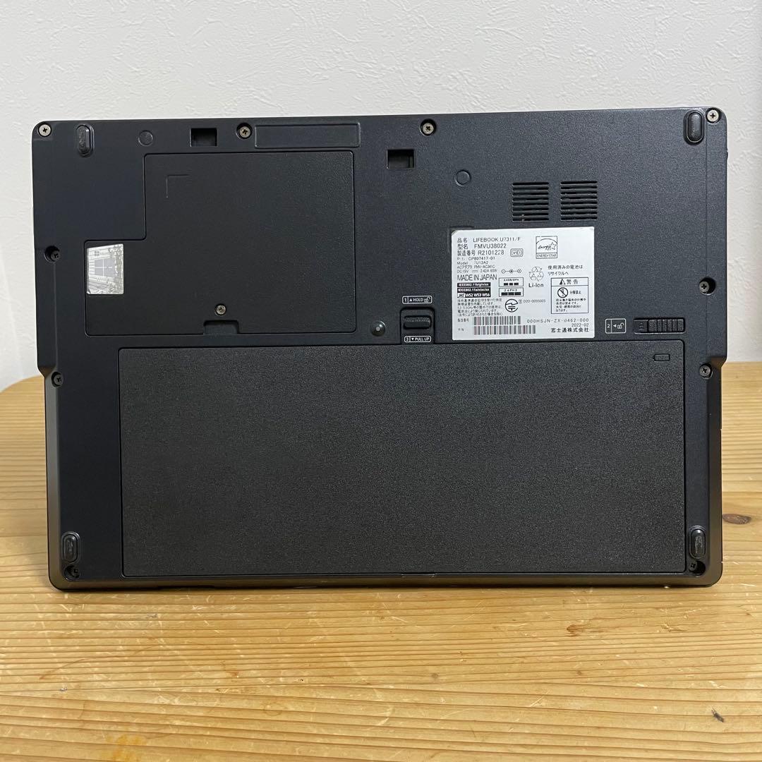 FUJITSU　LIFEBOOK U7311/F Core i5／メモリ16GB
