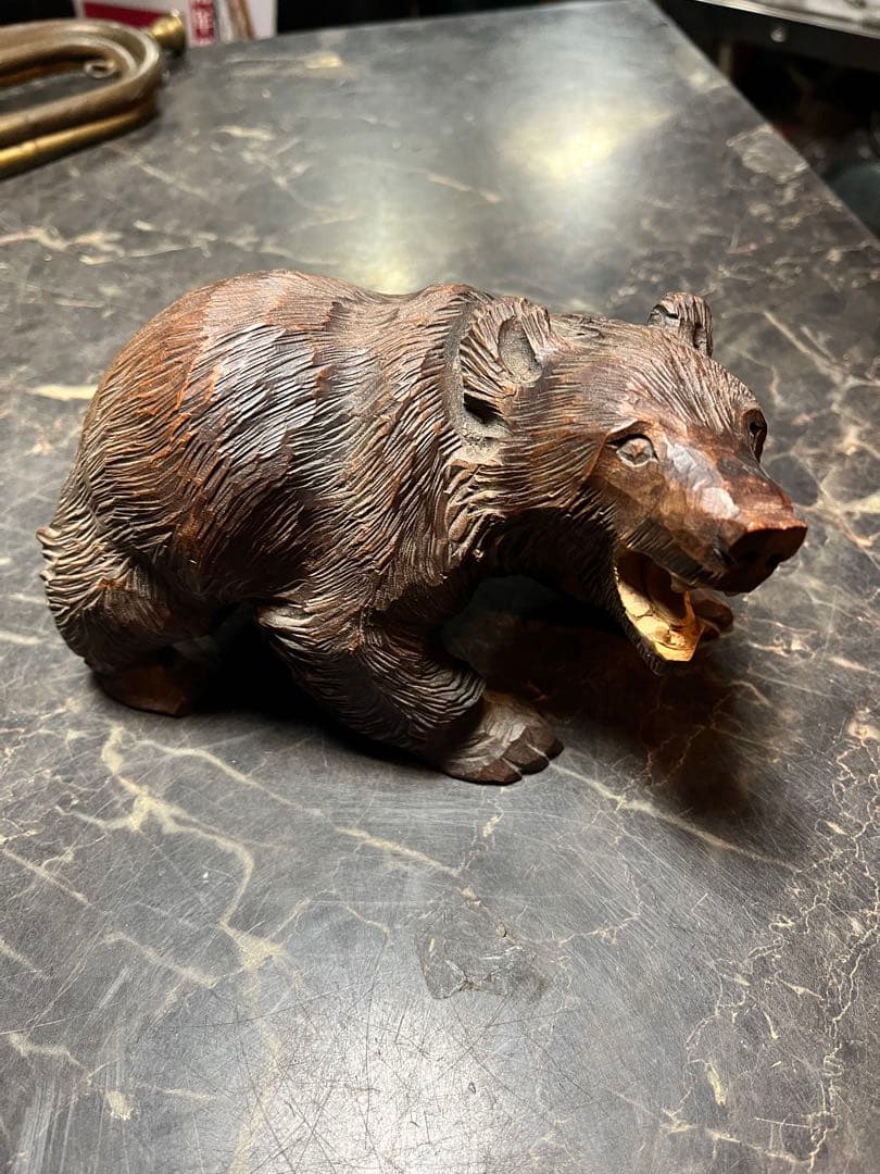 熊の彫刻、熊一刀彫り、木彫りの熊 20センチ熊、1976年、伸二の刻印