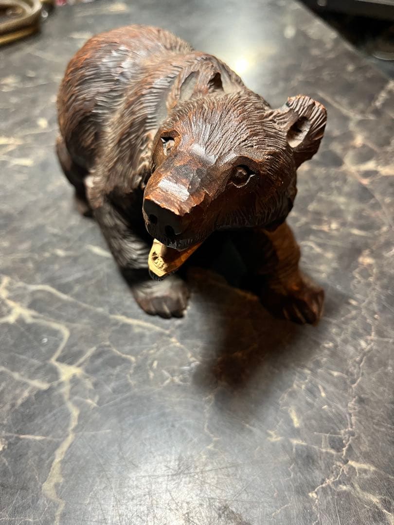 熊の彫刻、熊一刀彫り、木彫りの熊 20センチ熊、1976年、伸二の刻印