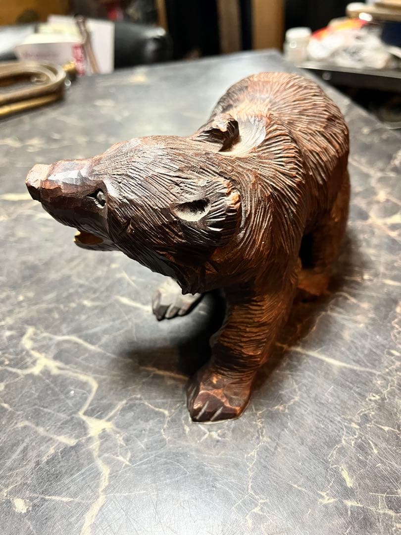 熊の彫刻、熊一刀彫り、木彫りの熊 20センチ熊、1976年、伸二の刻印