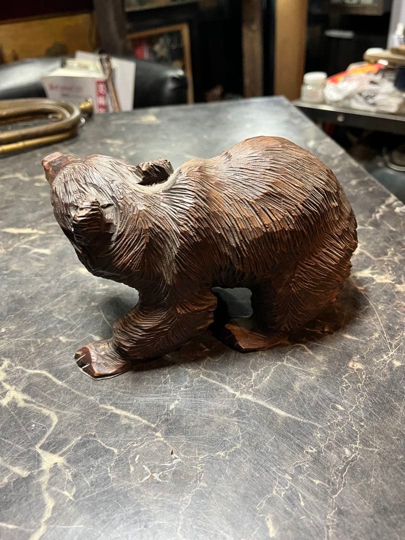 熊の彫刻、熊一刀彫り、木彫りの熊 20センチ熊、1976年、伸二の刻印