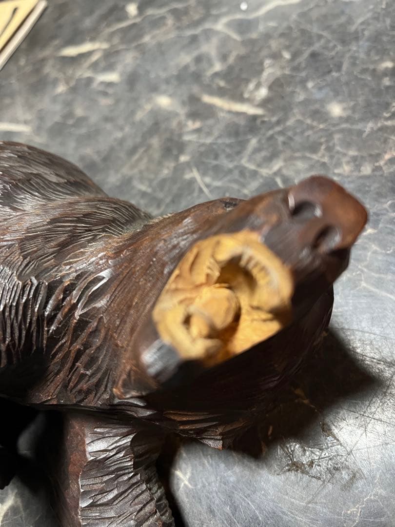 熊の彫刻、熊一刀彫り、木彫りの熊 20センチ熊、1976年、伸二の刻印