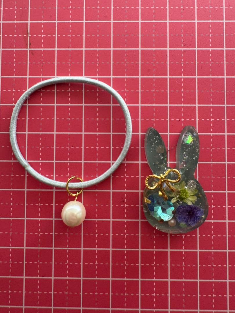 リリィ様お取り置き№4040 うさぎ型フラワーレジンヘアゴム