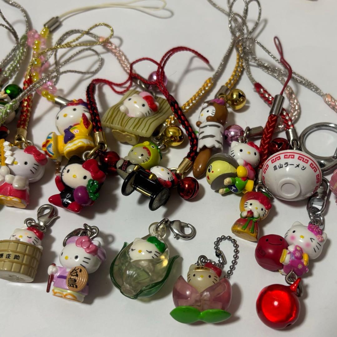 ご当地キティ ストラップ18個まとめ