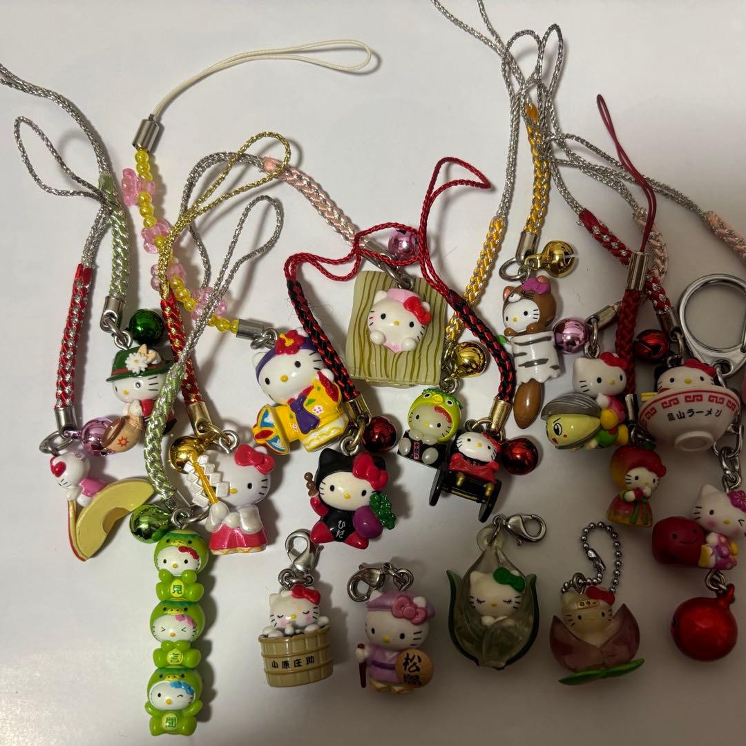 ご当地キティ ストラップ18個まとめ