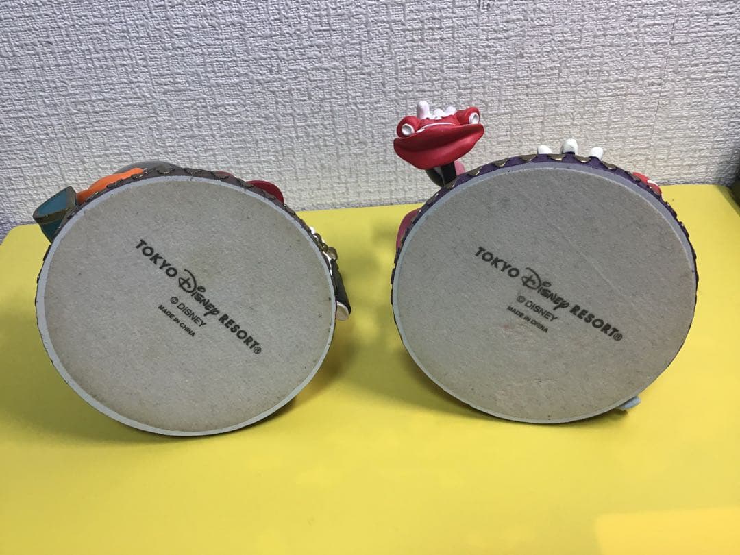 ディズニーランド　ミッキー とミニー スノードーム フィギュア2点セット