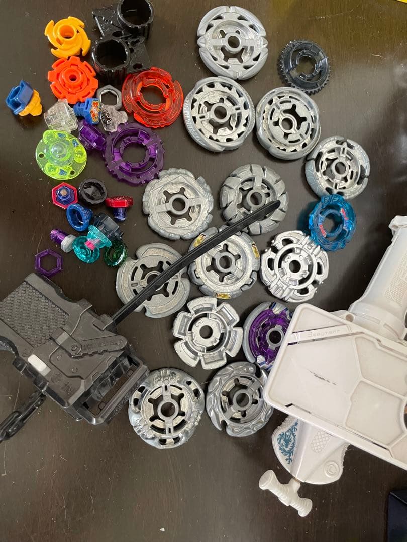 ひ*う様 メタルファイト　ベイブレード 29個セット パーツ付き