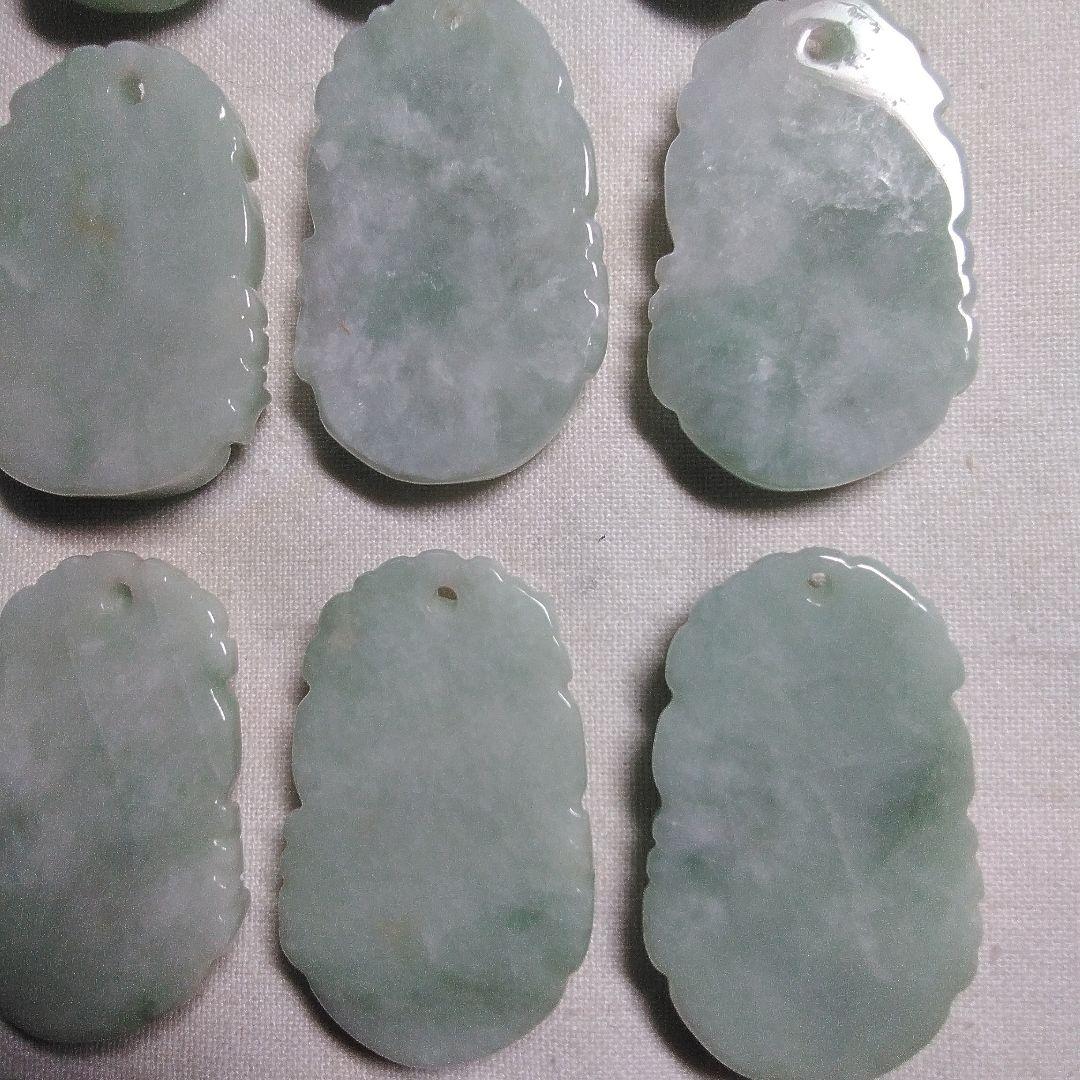 ミャンマーの翡翠の干支ペンダントトップ。