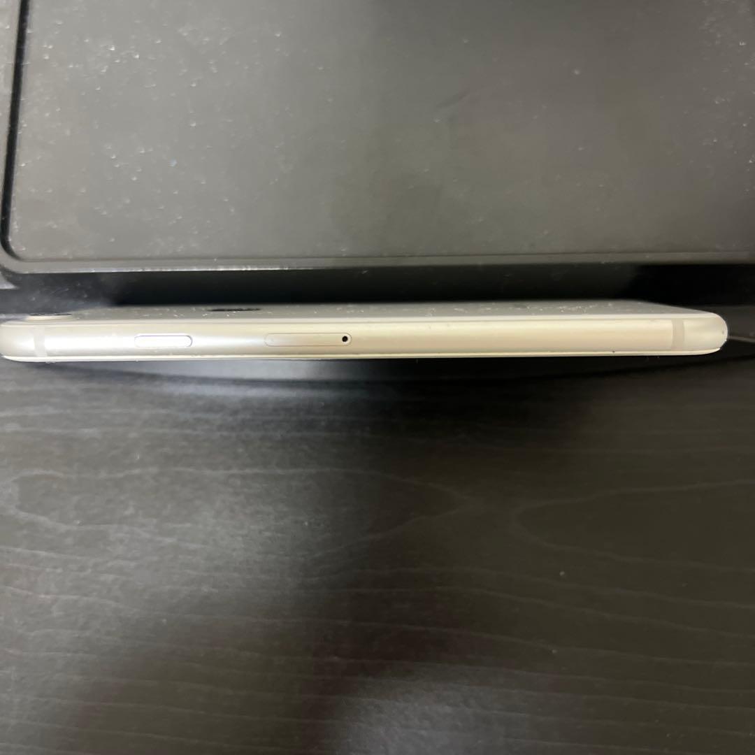美品iPhone8 64G シルバー本体　大容量バッテリー交換済み