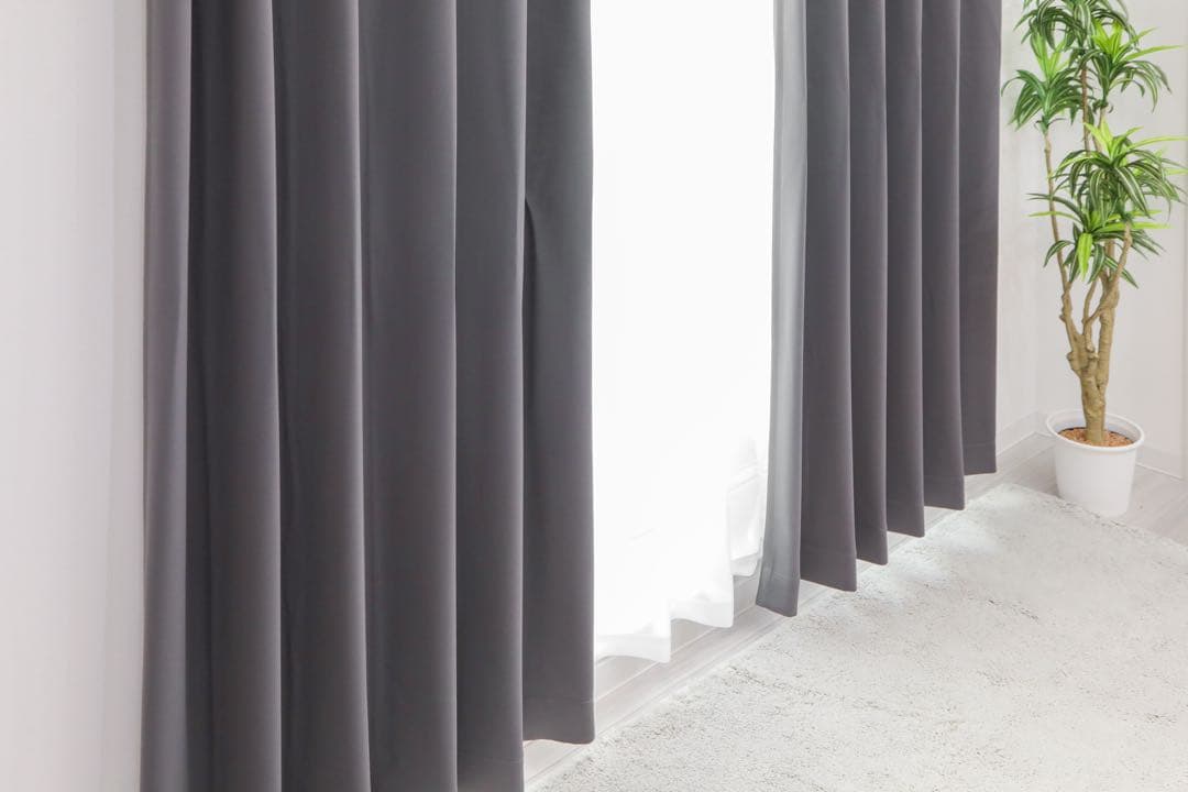 Y　レース付1級遮光カーテン　2セット