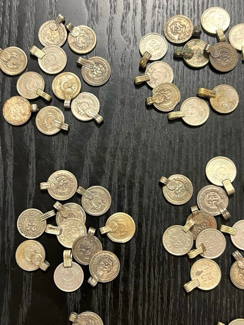 オールドパーツ 小 90個まとめ売りおまけ付き