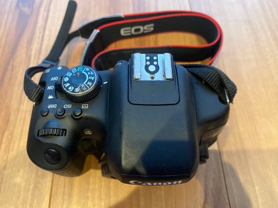 Canon EOS kiss x8i デジタル一眼レフカメラ　ジャンク品