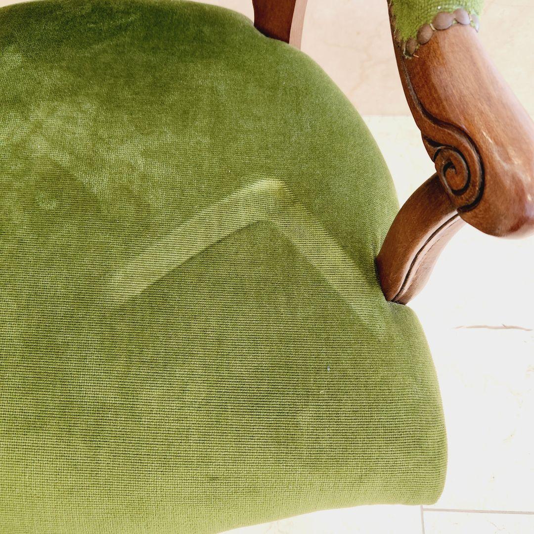 イギリス　アンティーク調　一人掛け　チェア　椅子　猫脚　木彫り　鋲　コーディロイ