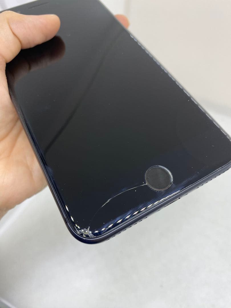 iPhone 8 Plus 256GB SIMフリー 13581