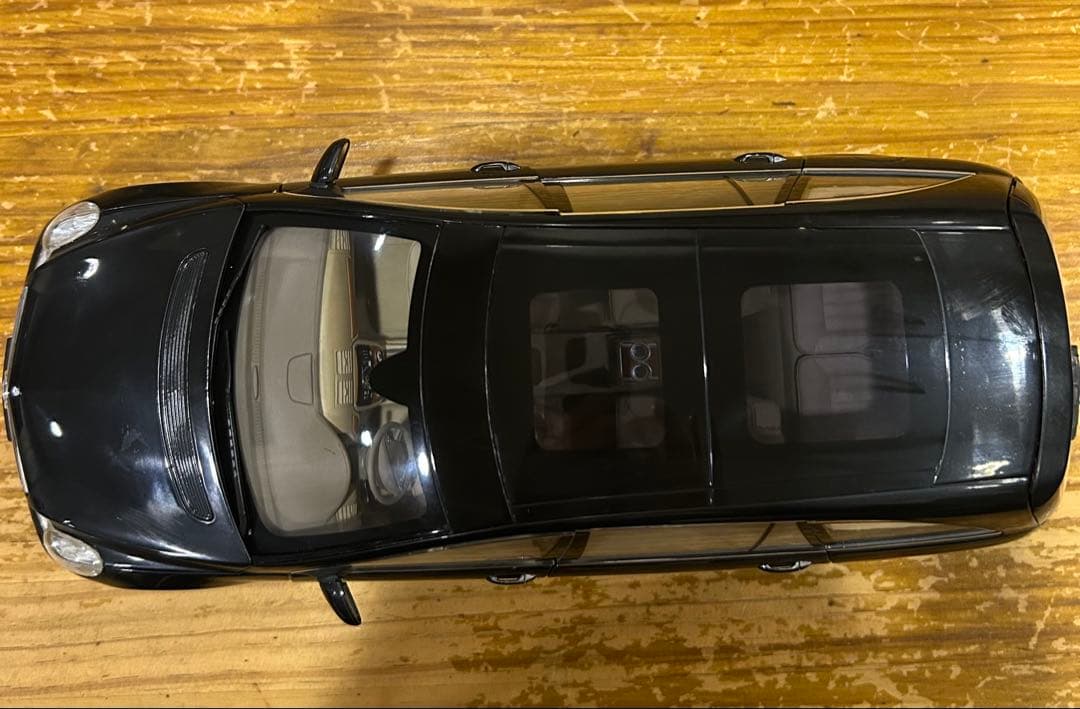 ミニチャンプス　メルセデスベンツR250 1/18 ミニカー