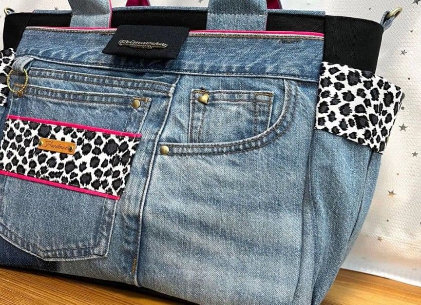 大きめデニムリメイクバッグNo.965☆トートバッグ　マザーズバッグ