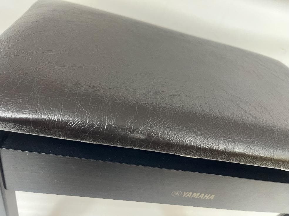 ※81404※YAMAHAピアノ椅子（焦げ茶色）★送料無料