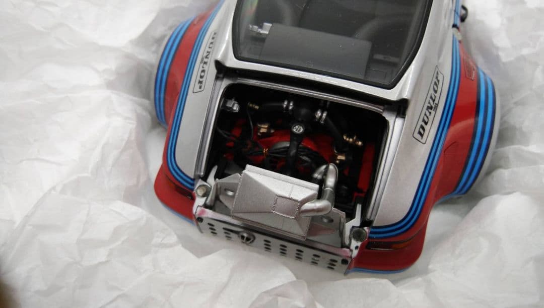 ポルシェ　911 カレラ RSR ターボ　1/18