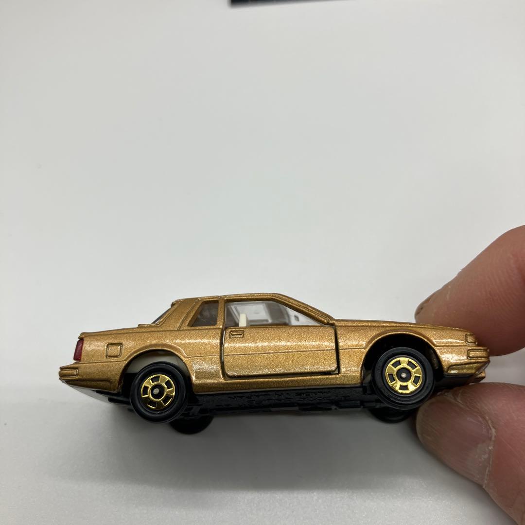 赤箱日本製トミカ　日産シルビアクーペ