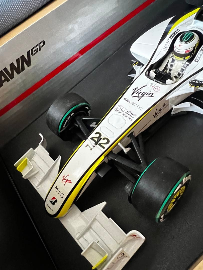 美品 1/18 モデファイモデル ジェンソン・バトン ブラウン GP 2009年