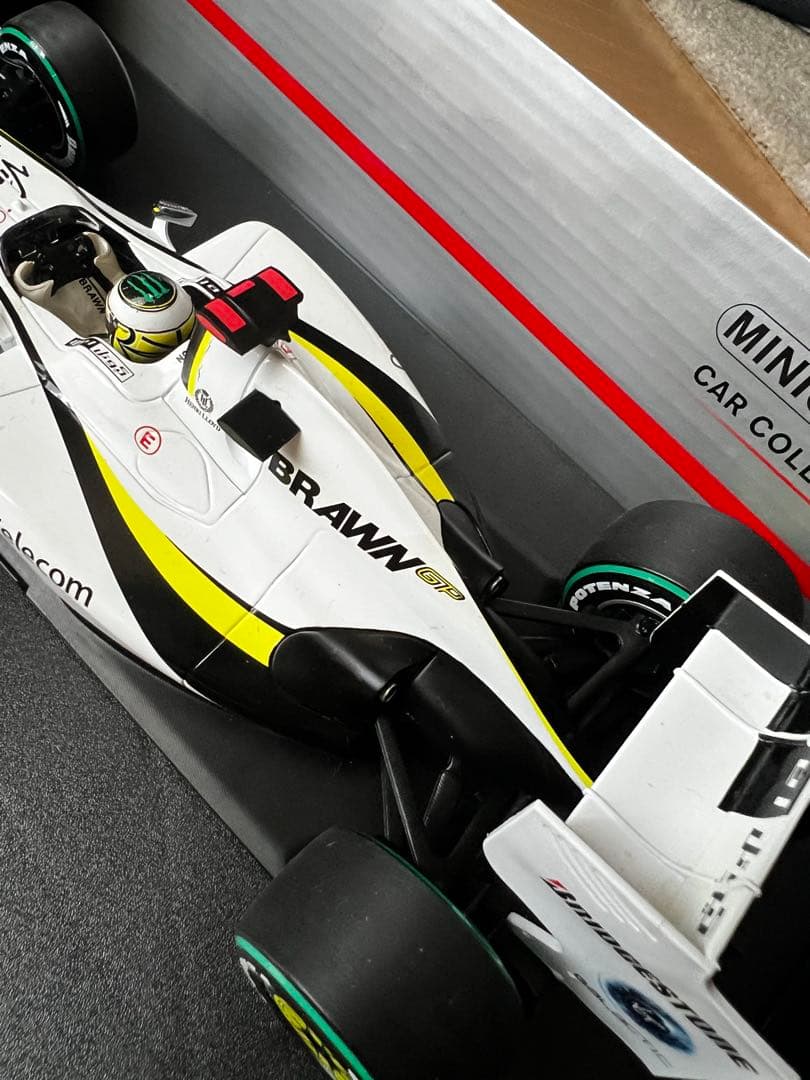 美品 1/18 モデファイモデル ジェンソン・バトン ブラウン GP 2009年