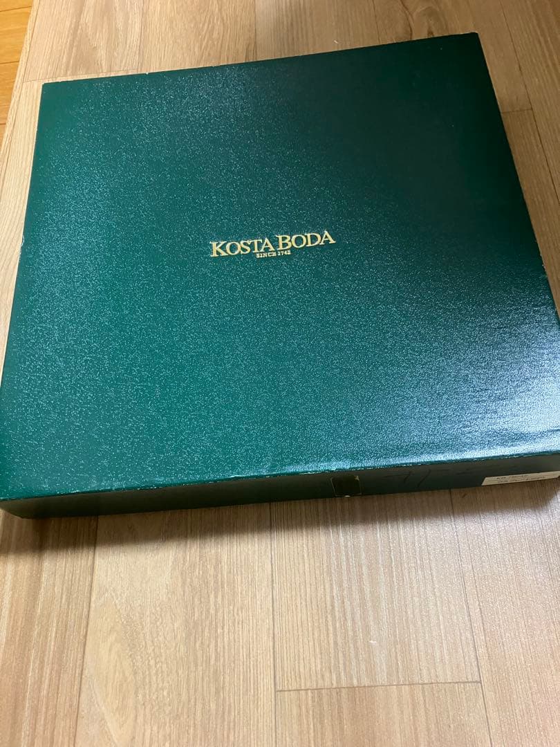 KOSTA BODA 花と蝶のガラス皿2枚