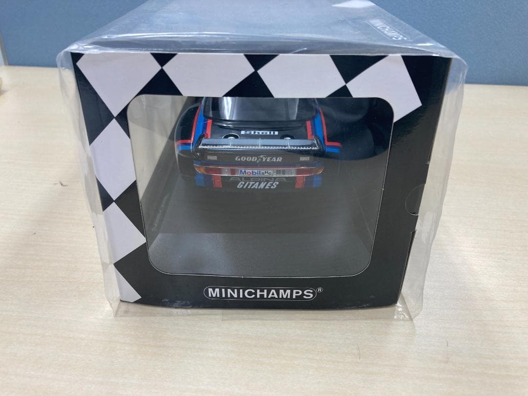 ミニカー MINICHAMPS  3.5 CSL 1:18