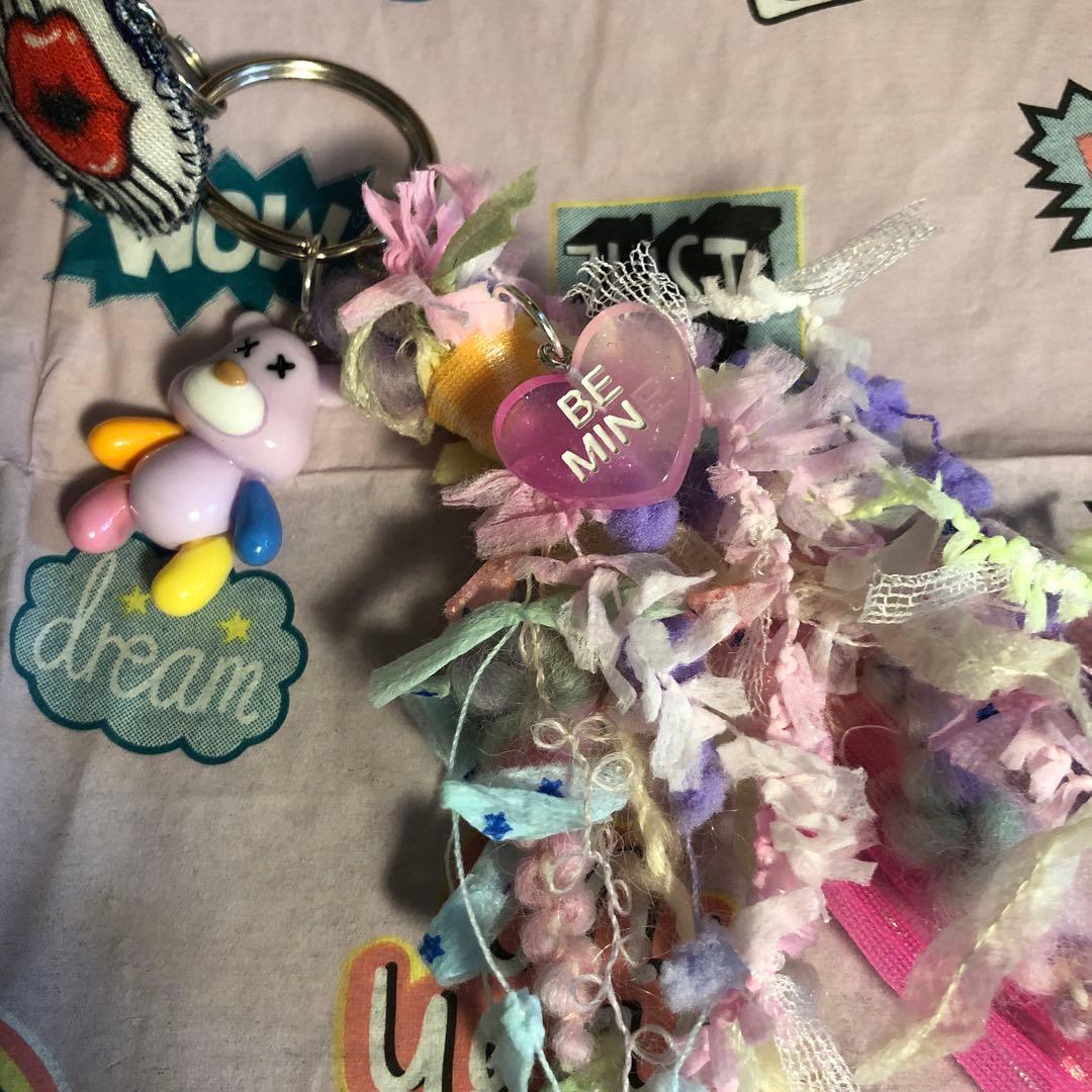 スニーカーキーホルダー　タッセル　ポップでキュートなキーホルダー♡