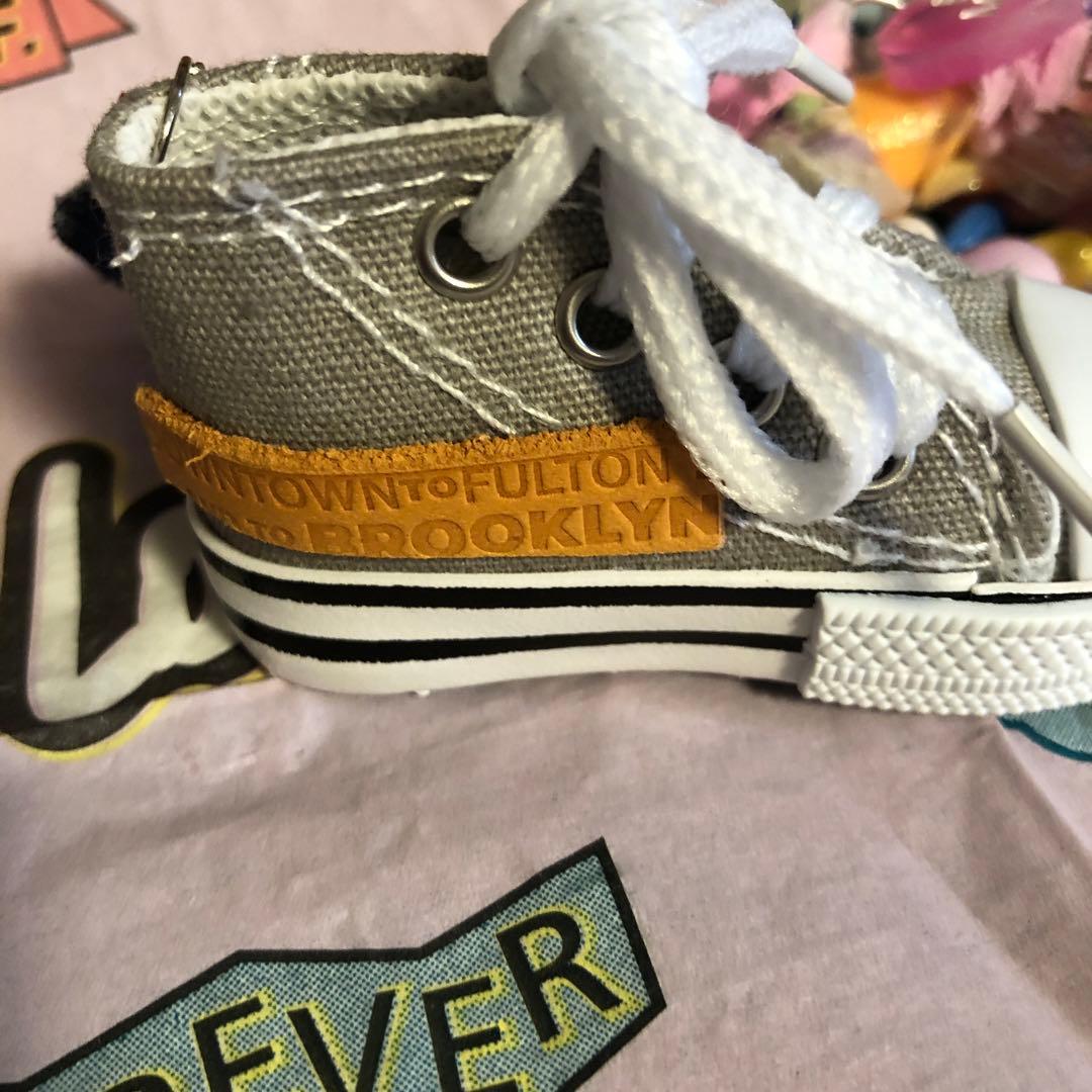 スニーカーキーホルダー　タッセル　ポップでキュートなキーホルダー♡