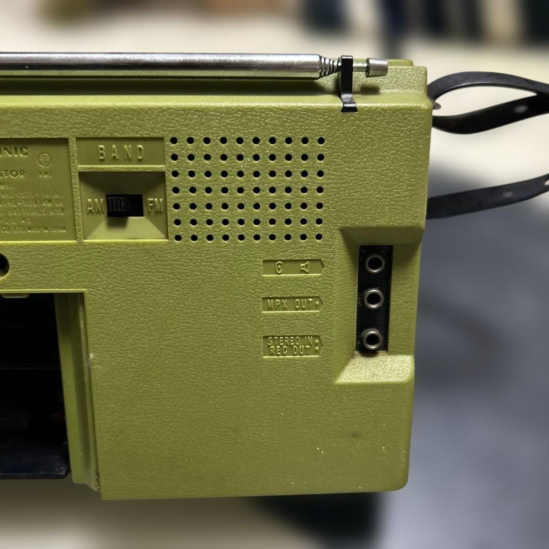 【動作確認済]ナショナルラジオ・GPワールドボーイRF-747・激レア色グリーン