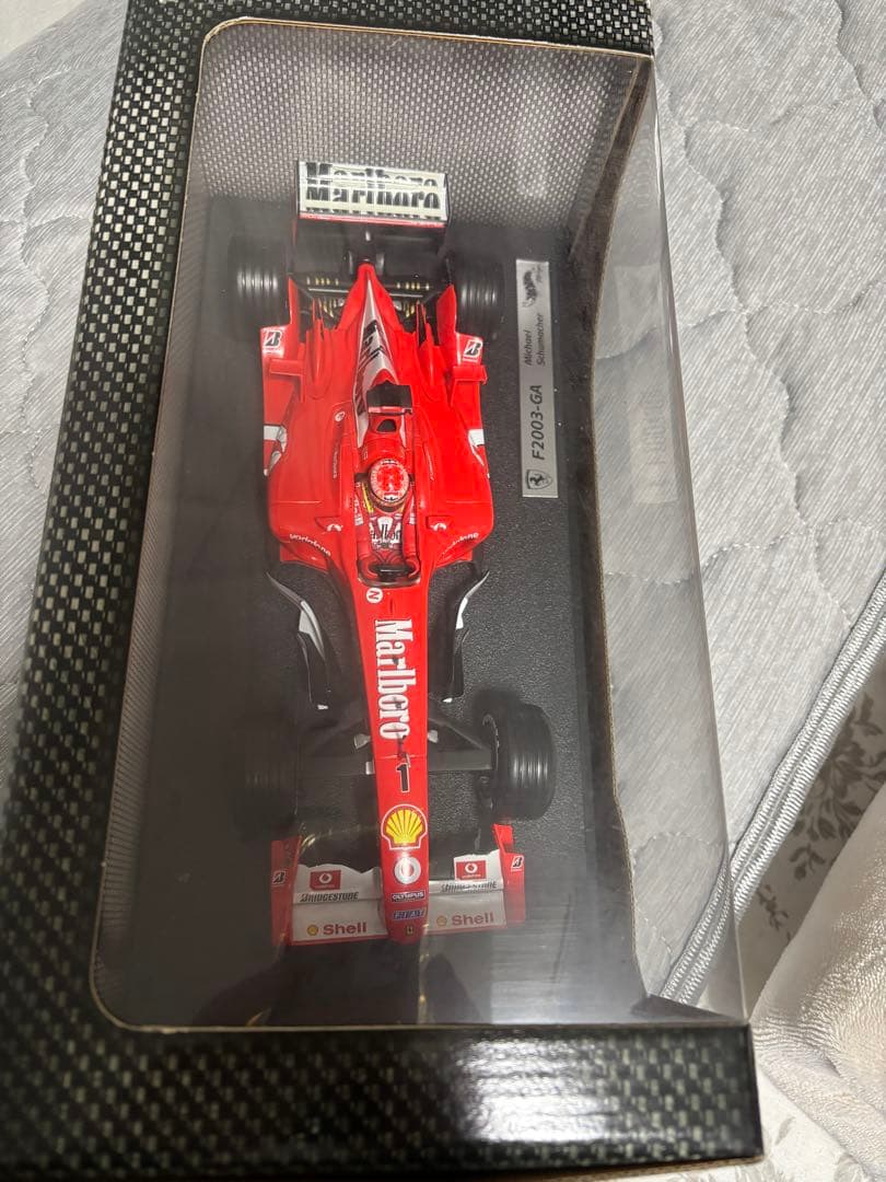 未開封1/18スケールミニカー、フェラーリ F2003-GA