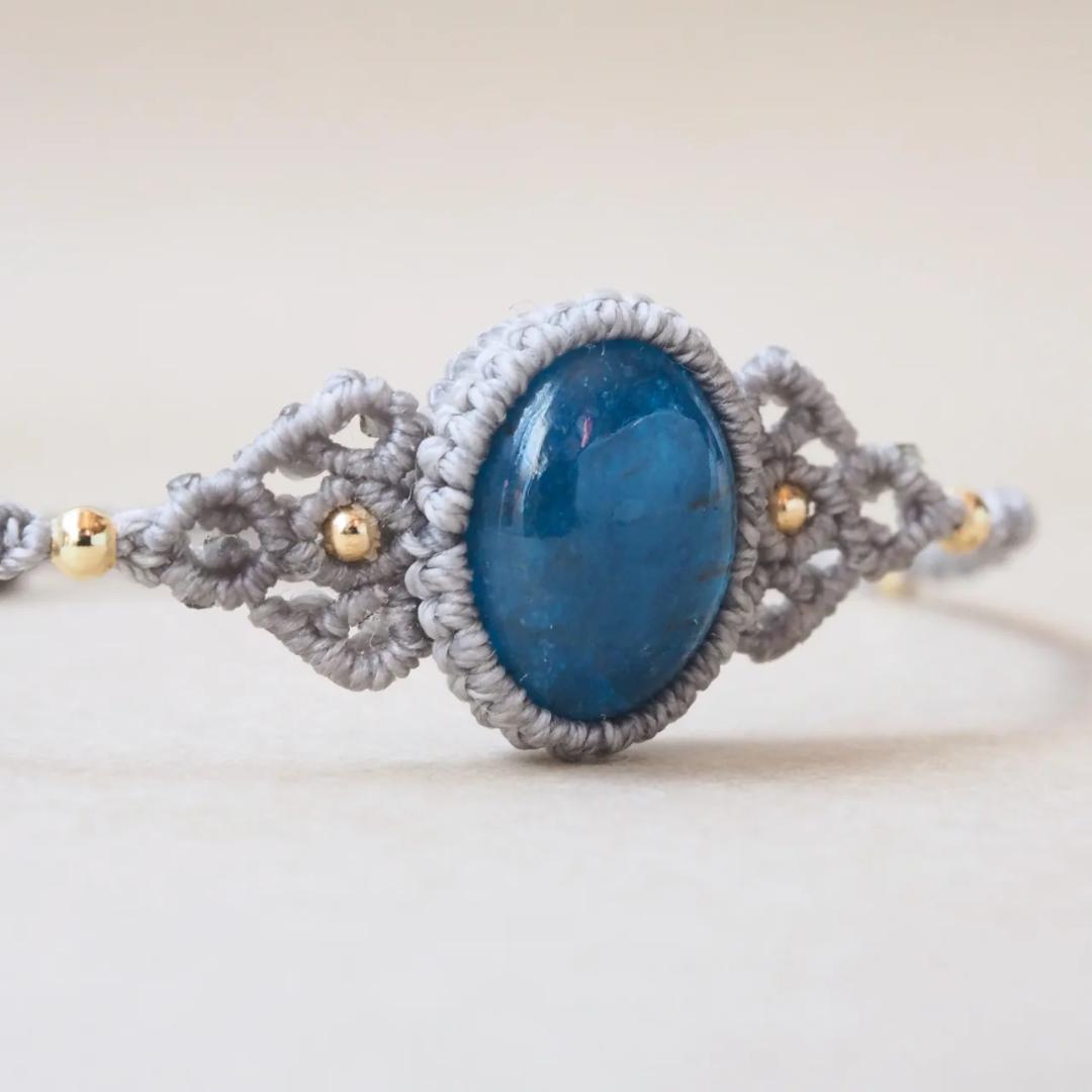 ネオ ブルー アパタイト マクラメ ブレスレット