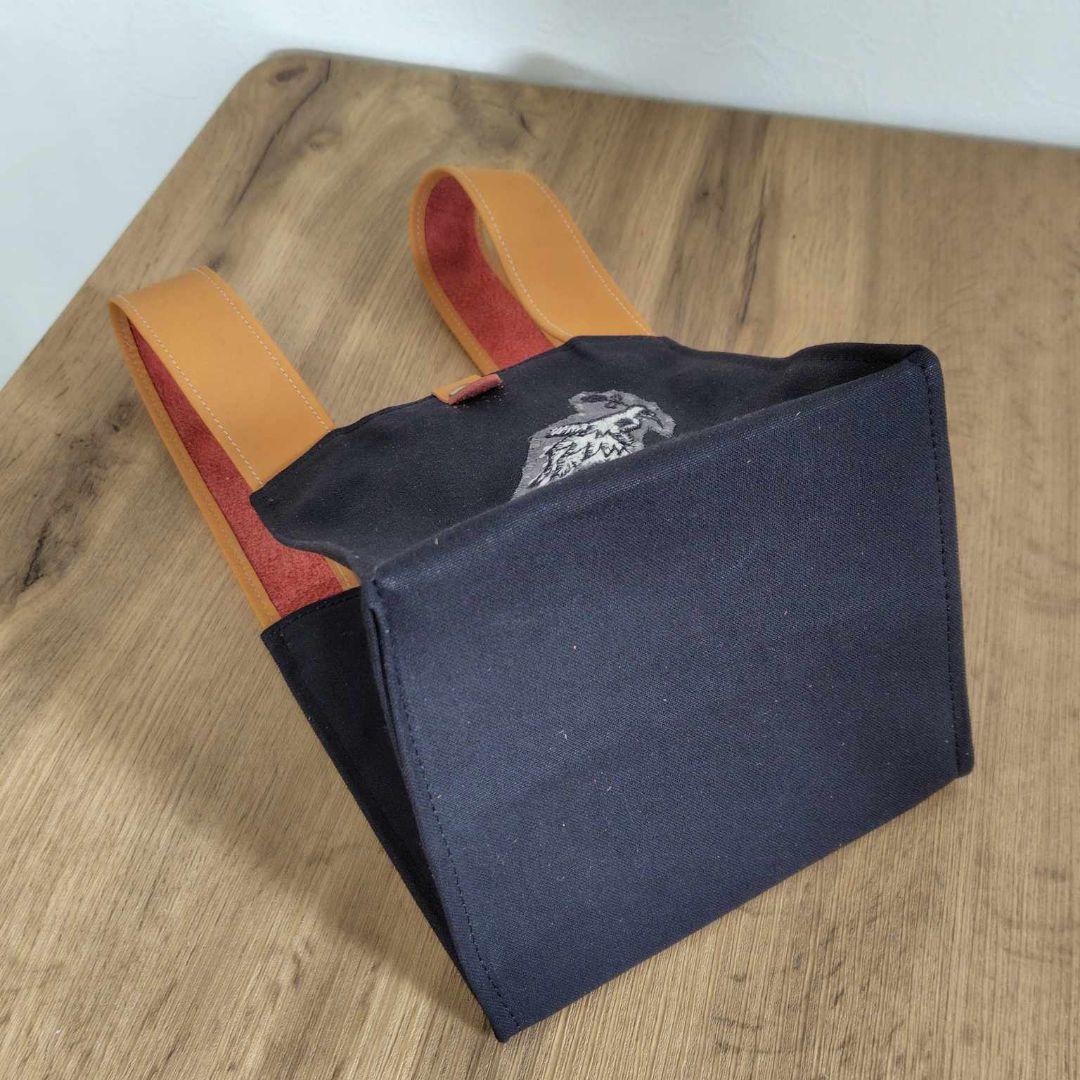 ミナペルホネン/「wolf & flower」１匹だけ/キューブ型トート牛革仕様