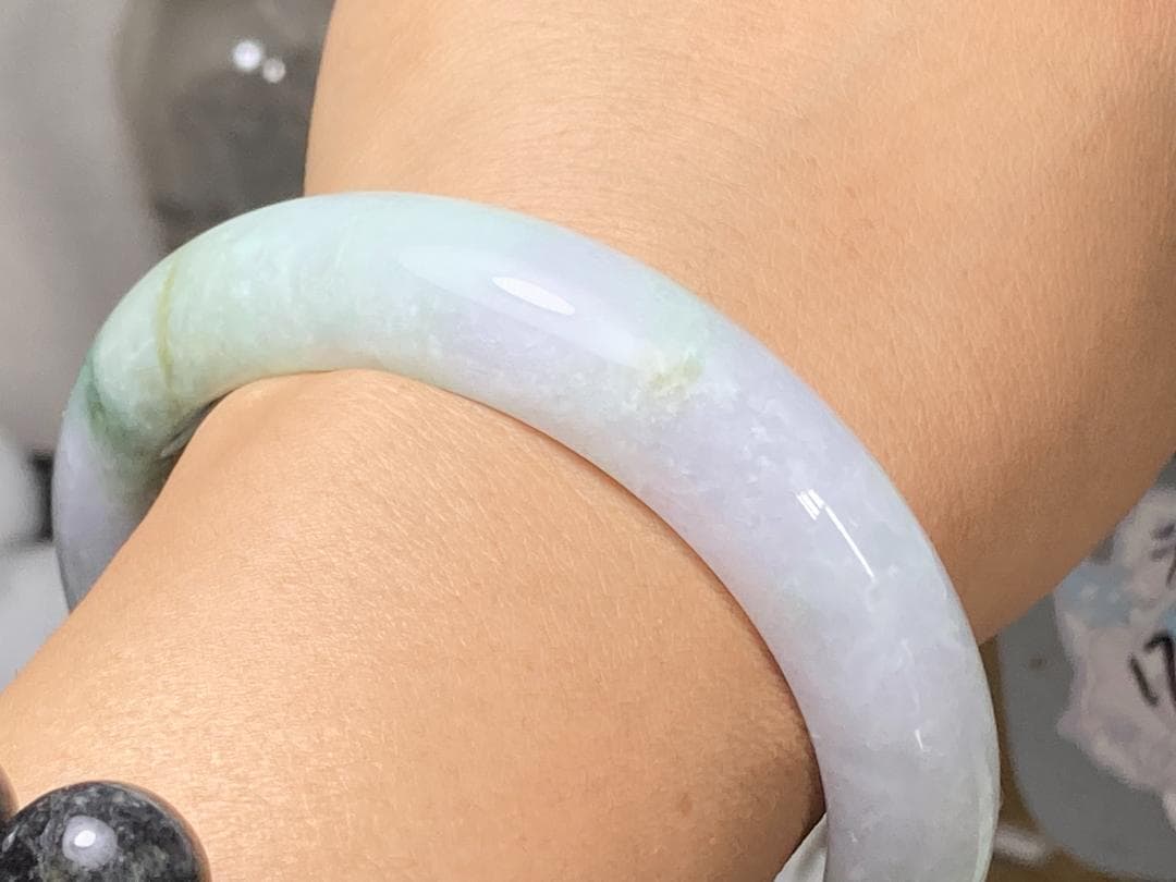 BG9-28 訳あり処分品 58.6mm 超薄ピンクラベンダー本翡翠 バングル