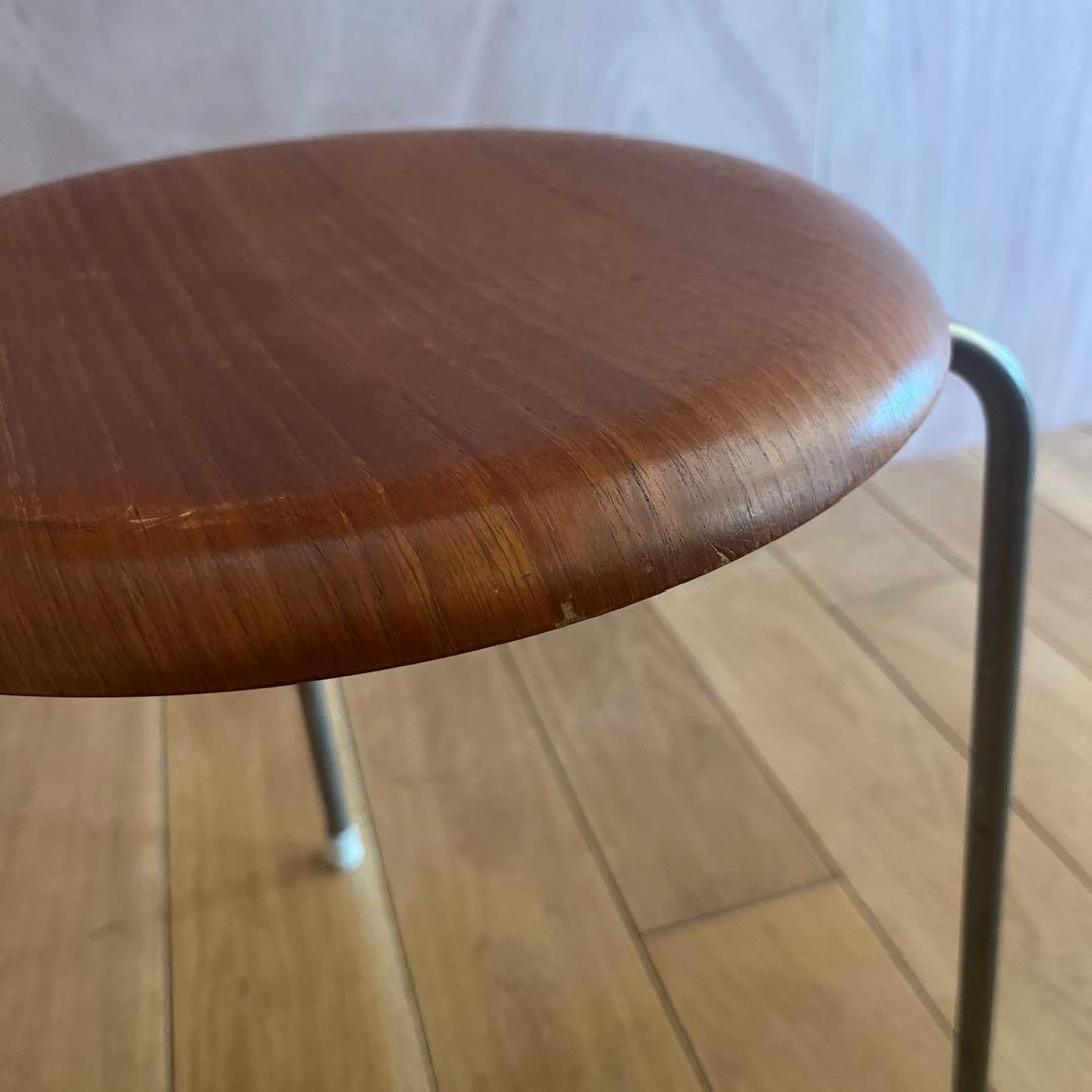 アルネヤコブセン　Arne Jacobsen Dotドットスツール