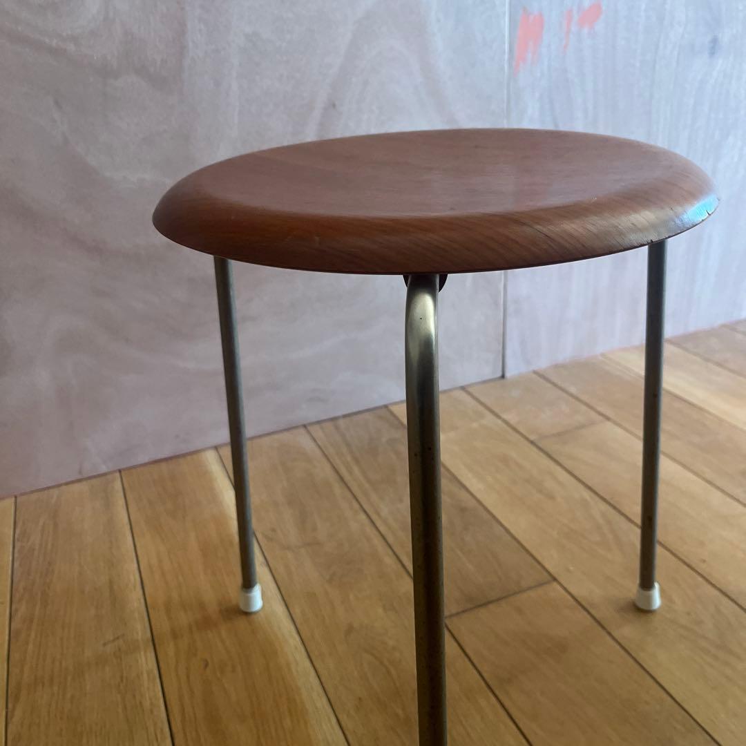 アルネヤコブセン　Arne Jacobsen Dotドットスツール