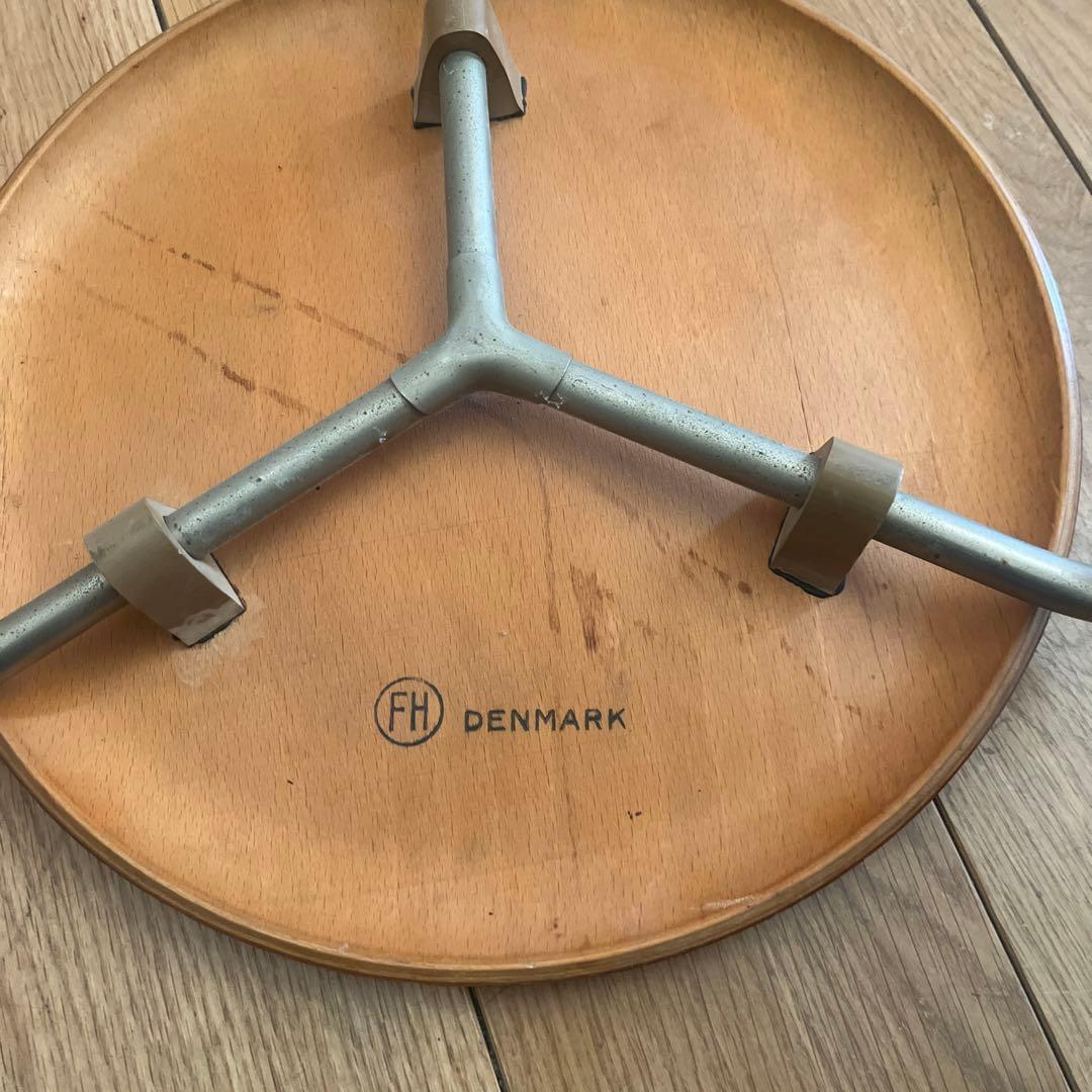 アルネヤコブセン　Arne Jacobsen Dotドットスツール