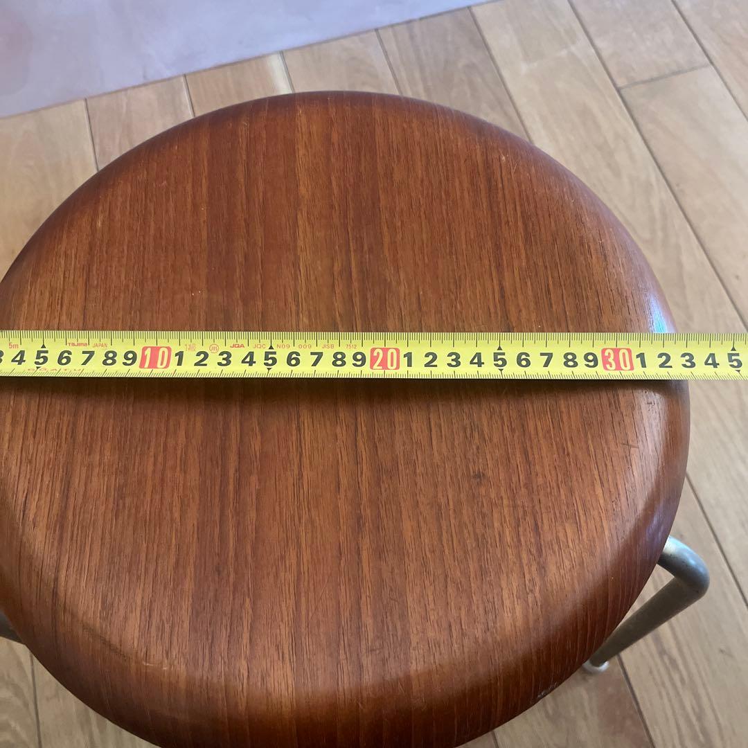 アルネヤコブセン　Arne Jacobsen Dotドットスツール