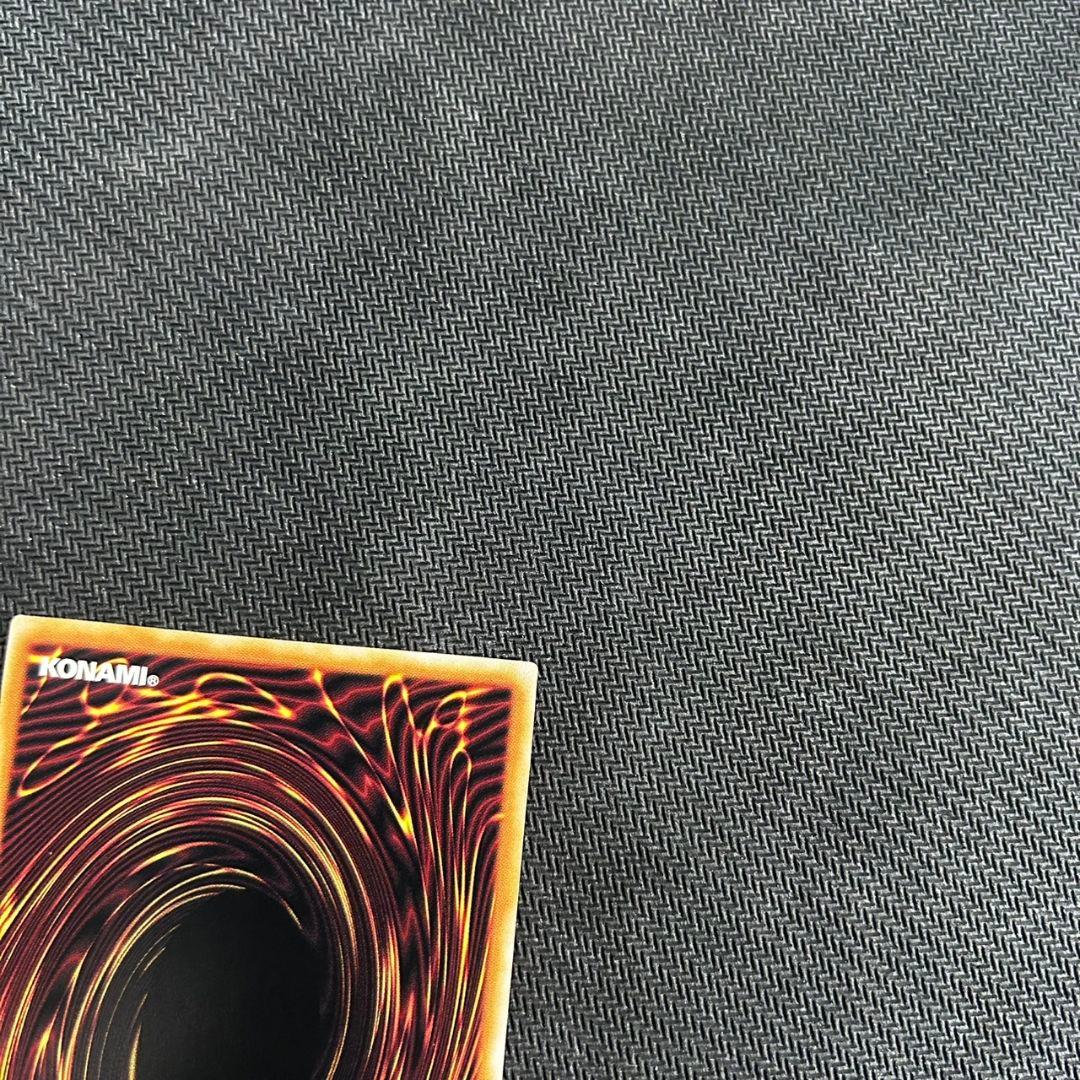 遊戯王 青眼の白龍 25th QCAC 絵違い