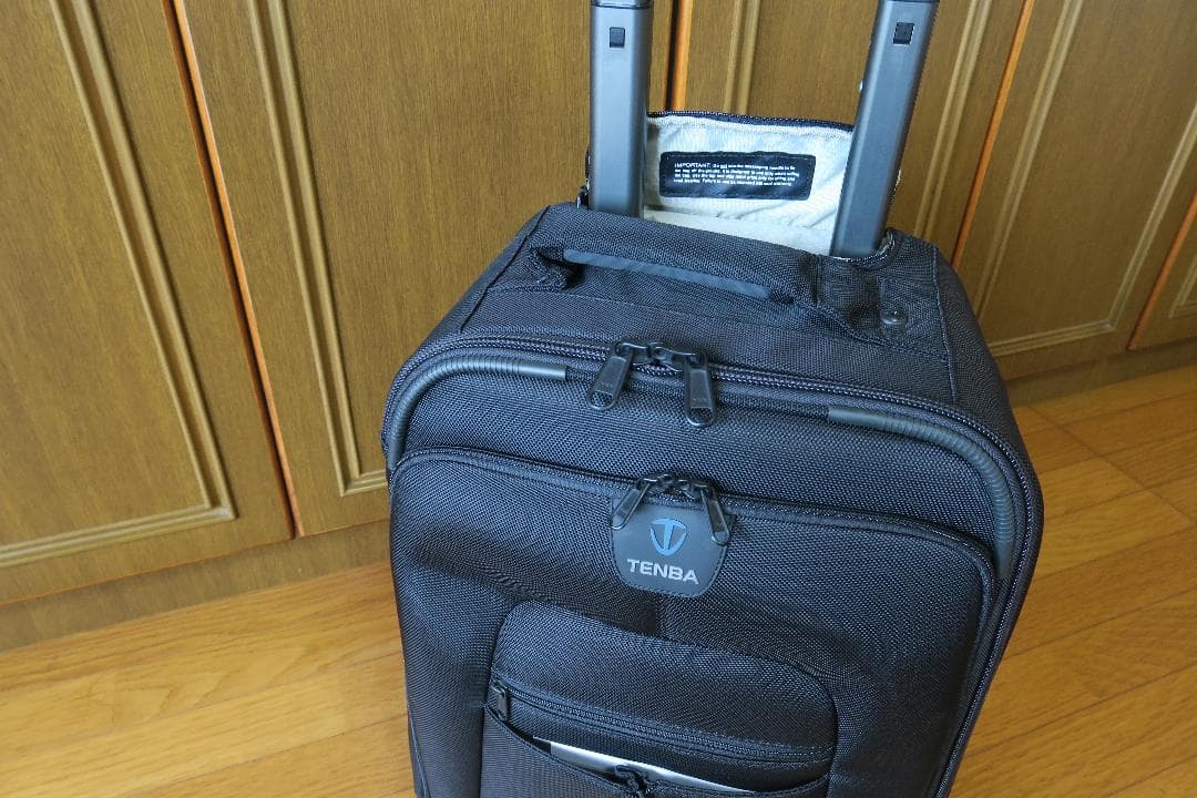 新品同様！Tenba 638-330 Roadie II カメラバッグ　キャリー