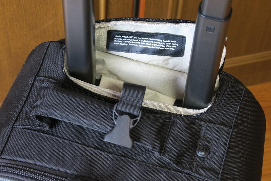 新品同様！Tenba 638-330 Roadie II カメラバッグ　キャリー