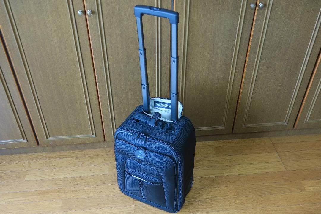新品同様！Tenba 638-330 Roadie II カメラバッグ　キャリー