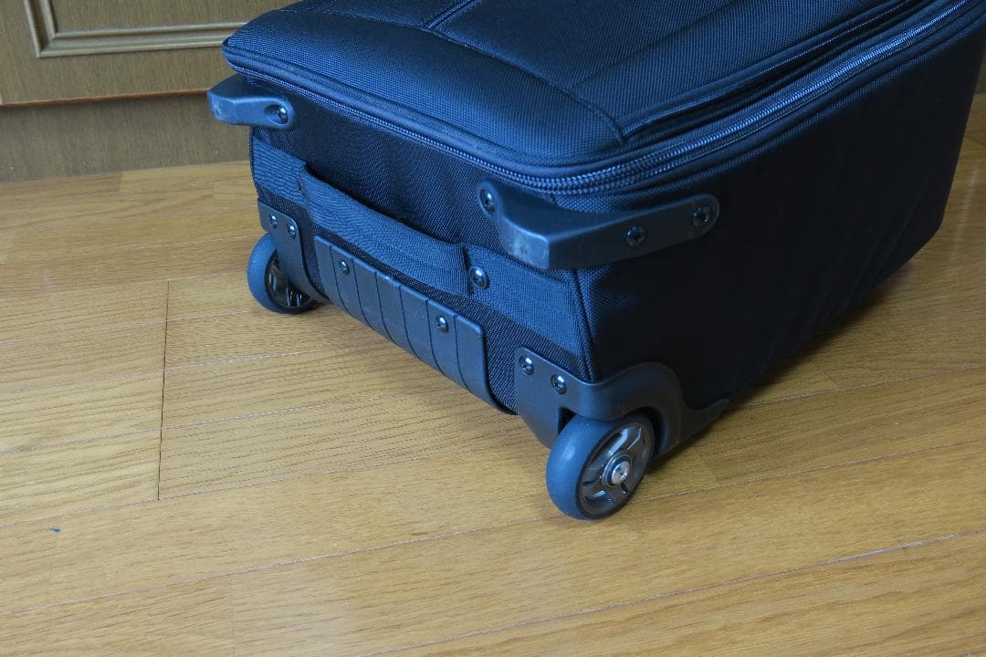 新品同様！Tenba 638-330 Roadie II カメラバッグ　キャリー