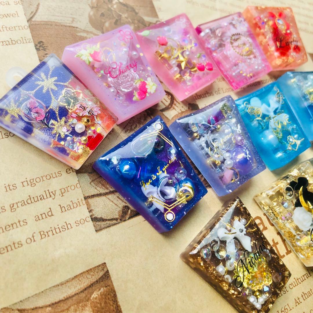 ハンドメイドレジン液体入りシェイカーパーツ　12個セット