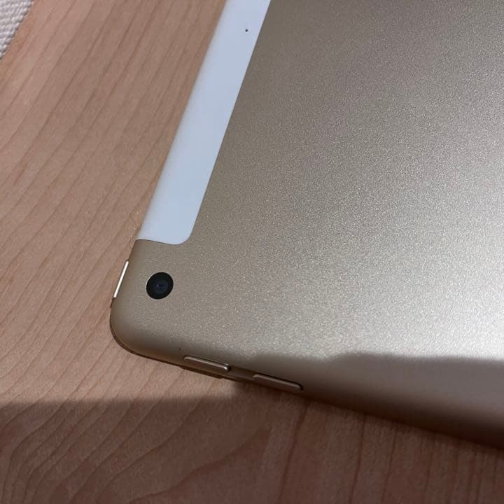 iPad (第5世代) 32GB ゴールド
