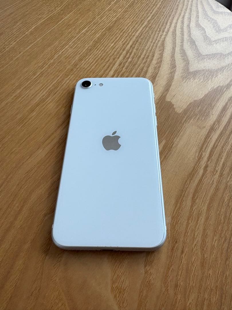 Apple iPhone SE 64GB ホワイト　本体のみ